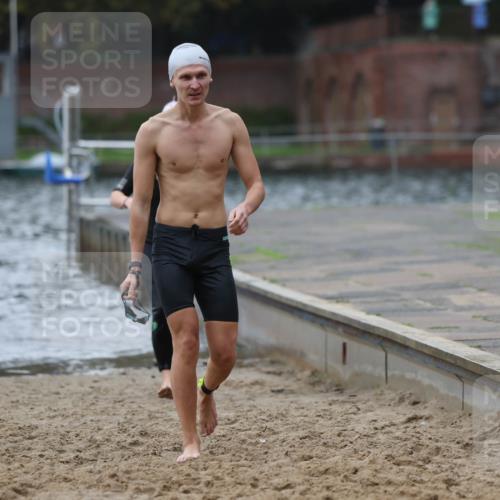 13.09.2026 - Stadtparktriathlon Mo-Foto http://msf.ph/oto/10246277 13.09.2026 12:35:38 Schwimmen 1199, 1209, 1211 meine-sportfotos.de