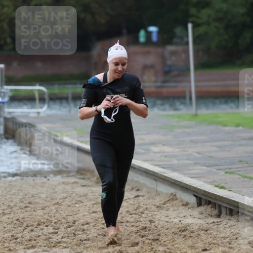 13.09.2026 - Stadtparktriathlon Mo-Foto http://msf.ph/oto/10246296 13.09.2026 12:35:42 Schwimmen 1199, 1211 meine-sportfotos.de