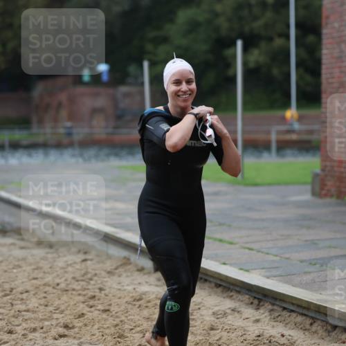 13.09.2026 - Stadtparktriathlon Mo-Foto http://msf.ph/oto/10246304 13.09.2026 12:35:44 Schwimmen 1199, 1211 meine-sportfotos.de