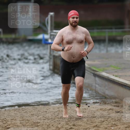 13.09.2026 - Stadtparktriathlon Mo-Foto http://msf.ph/oto/10246322 13.09.2026 12:36:01 Schwimmen 1230 meine-sportfotos.de