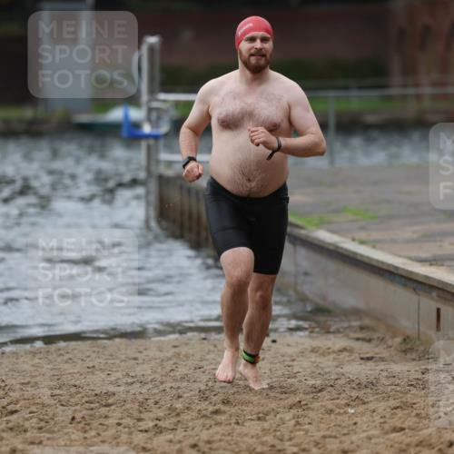 13.09.2026 - Stadtparktriathlon Mo-Foto http://msf.ph/oto/10246323 13.09.2026 12:36:01 Schwimmen 1230 meine-sportfotos.de