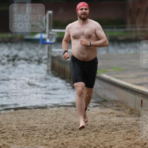 13.09.2026 - Stadtparktriathlon Mo-Foto http://msf.ph/oto/10246325 13.09.2026 12:36:02 Schwimmen 1230 meine-sportfotos.de