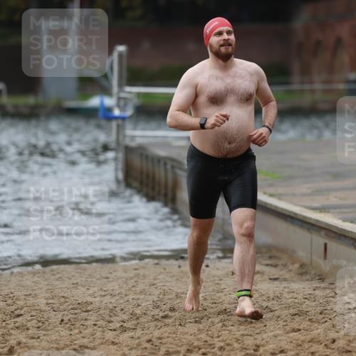 13.09.2026 - Stadtparktriathlon Mo-Foto http://msf.ph/oto/10246326 13.09.2026 12:36:02 Schwimmen 1230 meine-sportfotos.de