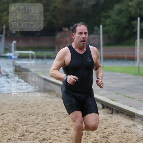 13.09.2026 - Stadtparktriathlon Mo-Foto http://msf.ph/oto/10246401 13.09.2026 12:37:06 Schwimmen 1218, 1237 meine-sportfotos.de