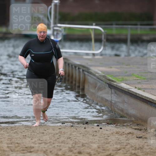 13.09.2026 - Stadtparktriathlon Mo-Foto http://msf.ph/oto/10246415 13.09.2026 12:37:11 Schwimmen 1237 meine-sportfotos.de