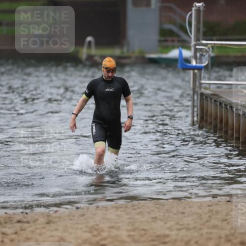 13.09.2026 - Stadtparktriathlon Mo-Foto http://msf.ph/oto/10246458 13.09.2026 12:37:31 Schwimmen 1212, 1261 meine-sportfotos.de