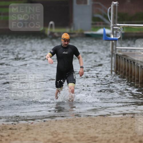 13.09.2026 - Stadtparktriathlon Mo-Foto http://msf.ph/oto/10246462 13.09.2026 12:37:32 Schwimmen 1212, 1261 meine-sportfotos.de