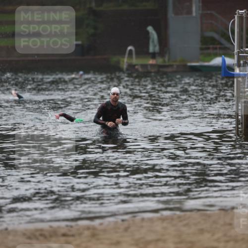 13.09.2026 - Stadtparktriathlon Mo-Foto http://msf.ph/oto/10246507 13.09.2026 12:49:30 Schwimmen  meine-sportfotos.de