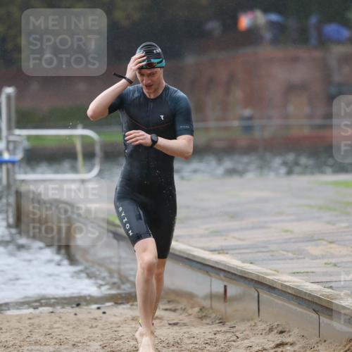 13.09.2026 - Stadtparktriathlon Mo-Foto http://msf.ph/oto/10246541 13.09.2026 12:50:07 Schwimmen 1376 meine-sportfotos.de