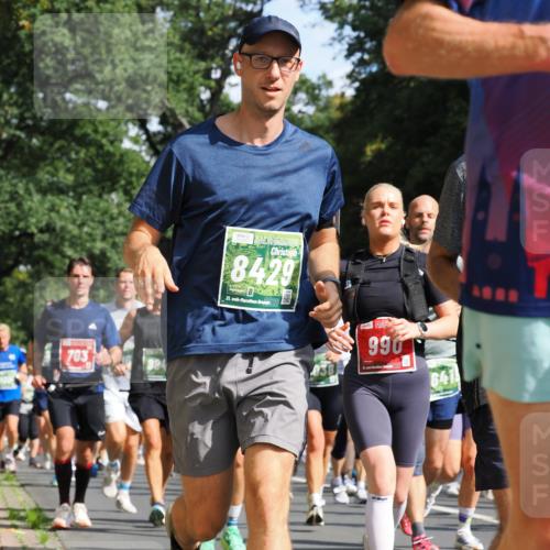 13.09.2026 - 21. swb-Marathon Bremen TobiasT http://msf.ph/oto/10246542 13.09.2026 12:02:05 Laufen 703, 8429, 21, 20, 9026, 990, 641 meine-sportfotos.de