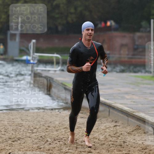 13.09.2026 - Stadtparktriathlon Mo-Foto http://msf.ph/oto/10246567 13.09.2026 12:50:55 Schwimmen 1366 meine-sportfotos.de