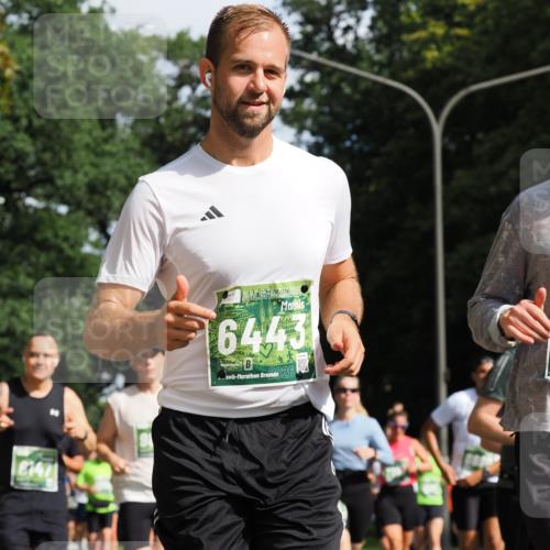 13.09.2026 - 21. swb-Marathon Bremen TobiasT http://msf.ph/oto/10246774 13.09.2026 12:02:58 Laufen 8147, 6443, 26 meine-sportfotos.de
