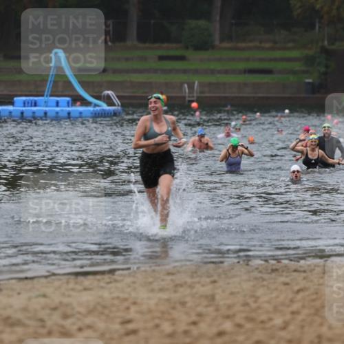 13.09.2026 - Stadtparktriathlon Mo-Foto http://msf.ph/oto/10247188 13.09.2026 12:53:32 Schwimmen 1351, 1356, 1370 meine-sportfotos.de