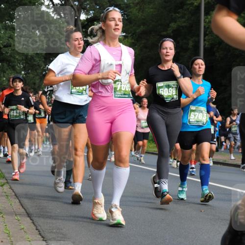 13.09.2026 - 21. swb-Marathon Bremen TobiasT http://msf.ph/oto/10247666 13.09.2026 12:08:08 Laufen 6888, 760, 5099, 5763, 229 meine-sportfotos.de