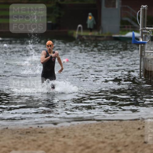 13.09.2026 - Stadtparktriathlon Mo-Foto http://msf.ph/oto/10247670 13.09.2026 13:09:33 Schwimmen 1460, 1473 meine-sportfotos.de
