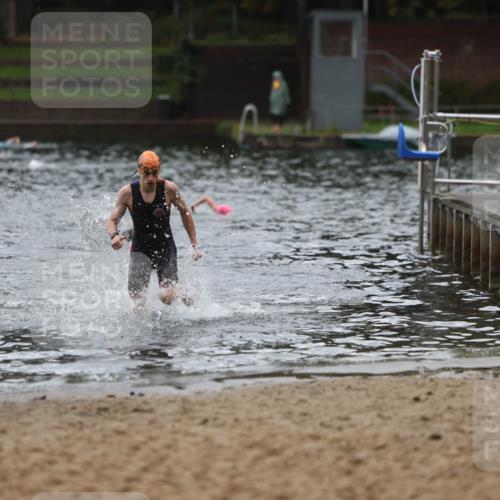 13.09.2026 - Stadtparktriathlon Mo-Foto http://msf.ph/oto/10247677 13.09.2026 13:09:34 Schwimmen 1460, 1473 meine-sportfotos.de