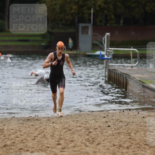 13.09.2026 - Stadtparktriathlon Mo-Foto http://msf.ph/oto/10247692 13.09.2026 13:09:36 Schwimmen 1460, 1461, 1473 meine-sportfotos.de