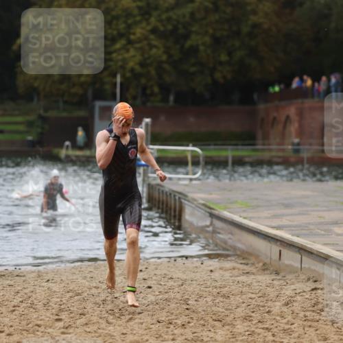 13.09.2026 - Stadtparktriathlon Mo-Foto http://msf.ph/oto/10247701 13.09.2026 13:09:38 Schwimmen 1453, 1460, 1461, 1473 meine-sportfotos.de