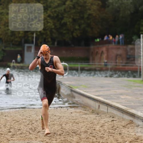 13.09.2026 - Stadtparktriathlon Mo-Foto http://msf.ph/oto/10247703 13.09.2026 13:09:38 Schwimmen 1453, 1460, 1461, 1473 meine-sportfotos.de