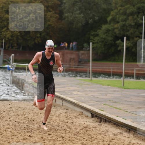 13.09.2026 - Stadtparktriathlon Mo-Foto http://msf.ph/oto/10247854 13.09.2026 13:10:15 Schwimmen 1466 meine-sportfotos.de