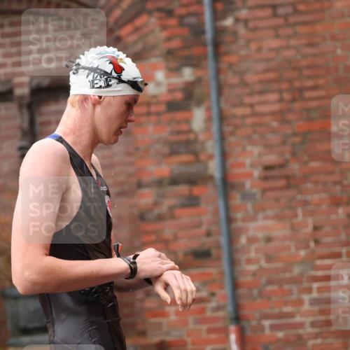 13.09.2026 - Stadtparktriathlon Mo-Foto http://msf.ph/oto/10247869 13.09.2026 13:10:18 Schwimmen 1466, 1476 meine-sportfotos.de