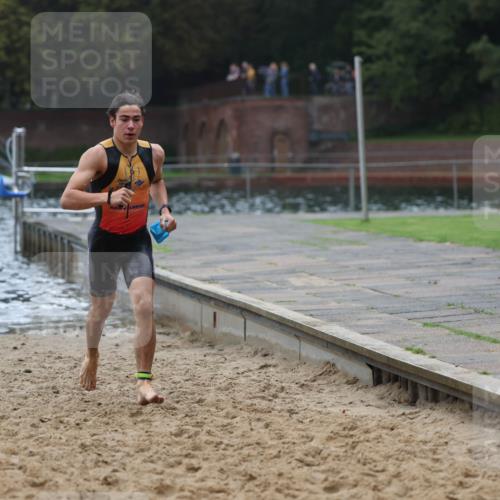 13.09.2026 - Stadtparktriathlon Mo-Foto http://msf.ph/oto/10248015 13.09.2026 13:11:17 Schwimmen 1446, 1447 meine-sportfotos.de