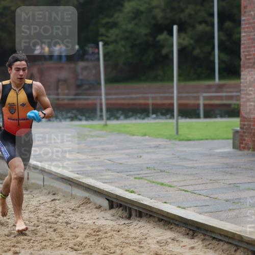 13.09.2026 - Stadtparktriathlon Mo-Foto http://msf.ph/oto/10248017 13.09.2026 13:11:17 Schwimmen 1446, 1447 meine-sportfotos.de