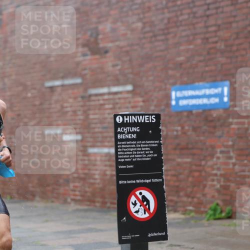 13.09.2026 - Stadtparktriathlon Mo-Foto http://msf.ph/oto/10248022 13.09.2026 13:11:18 Schwimmen 1446, 1447 meine-sportfotos.de