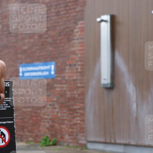 13.09.2026 - Stadtparktriathlon Mo-Foto http://msf.ph/oto/10248023 13.09.2026 13:11:18 Schwimmen 1446, 1447 meine-sportfotos.de