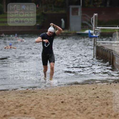13.09.2026 - Stadtparktriathlon Mo-Foto http://msf.ph/oto/10248066 13.09.2026 13:11:38 Schwimmen 1475, 1477 meine-sportfotos.de