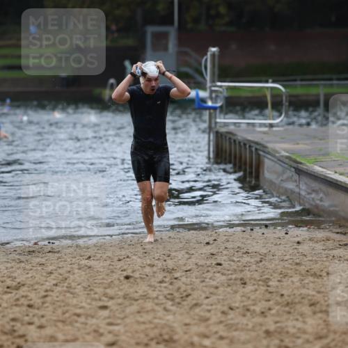 13.09.2026 - Stadtparktriathlon Mo-Foto http://msf.ph/oto/10248072 13.09.2026 13:11:39 Schwimmen 1475, 1477 meine-sportfotos.de