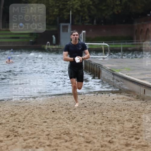 13.09.2026 - Stadtparktriathlon Mo-Foto http://msf.ph/oto/10248075 13.09.2026 13:11:40 Schwimmen 1433, 1475, 1477 meine-sportfotos.de