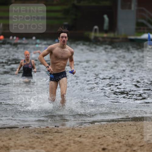 13.09.2026 - Stadtparktriathlon Mo-Foto http://msf.ph/oto/10248128 13.09.2026 13:11:59 Schwimmen 1467, 1472 meine-sportfotos.de