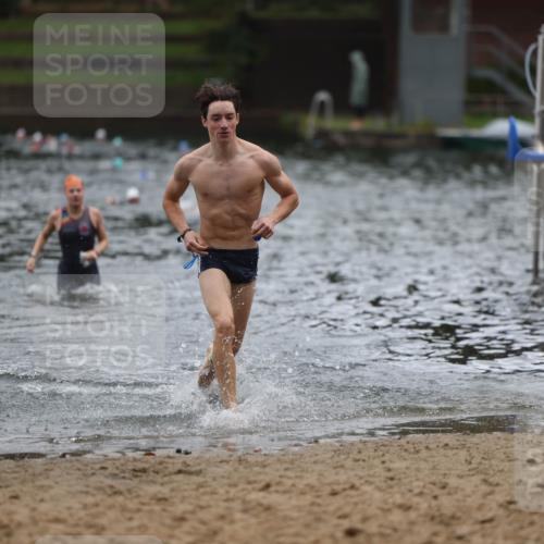 13.09.2026 - Stadtparktriathlon Mo-Foto http://msf.ph/oto/10248131 13.09.2026 13:11:59 Schwimmen 1467, 1472 meine-sportfotos.de