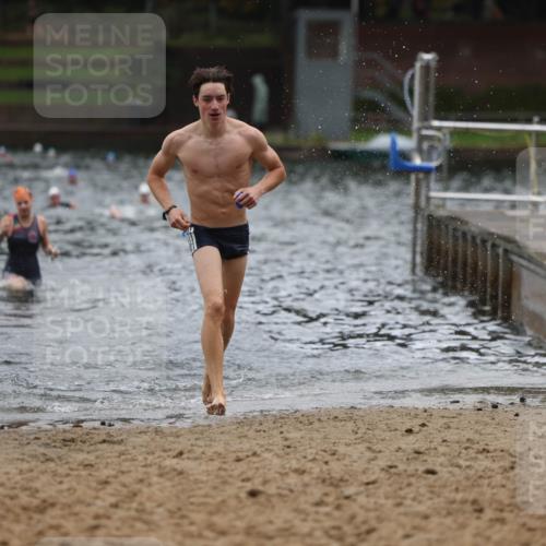 13.09.2026 - Stadtparktriathlon Mo-Foto http://msf.ph/oto/10248134 13.09.2026 13:12:00 Schwimmen 1467, 1472 meine-sportfotos.de