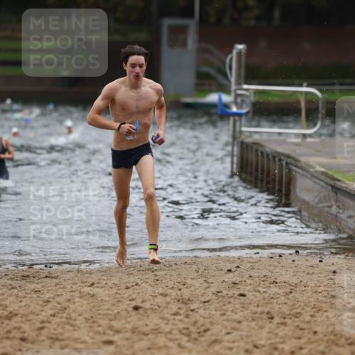 13.09.2026 - Stadtparktriathlon Mo-Foto http://msf.ph/oto/10248135 13.09.2026 13:12:00 Schwimmen 1467, 1472 meine-sportfotos.de