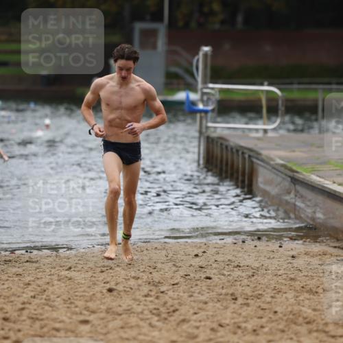 13.09.2026 - Stadtparktriathlon Mo-Foto http://msf.ph/oto/10248137 13.09.2026 13:12:00 Schwimmen 1467, 1472 meine-sportfotos.de