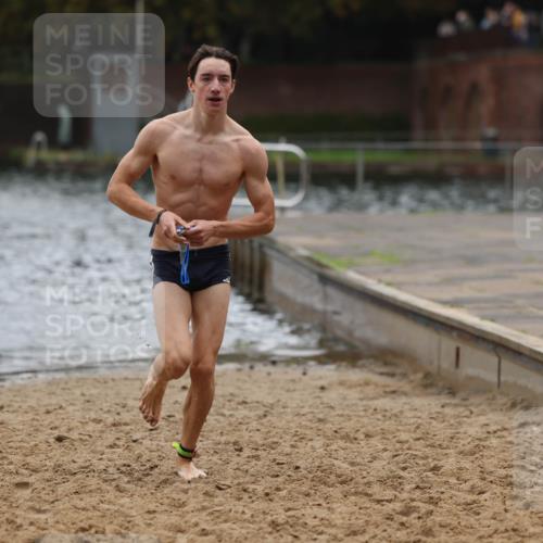 13.09.2026 - Stadtparktriathlon Mo-Foto http://msf.ph/oto/10248143 13.09.2026 13:12:02 Schwimmen 1467, 1472 meine-sportfotos.de