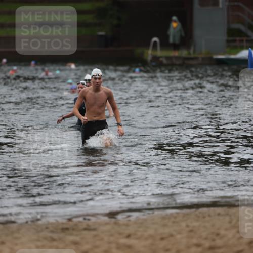 13.09.2026 - Stadtparktriathlon Mo-Foto http://msf.ph/oto/10248201 13.09.2026 13:12:22 Schwimmen 1456, 1468 meine-sportfotos.de