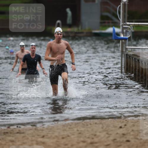 13.09.2026 - Stadtparktriathlon Mo-Foto http://msf.ph/oto/10248203 13.09.2026 13:12:25 Schwimmen 1456, 1468 meine-sportfotos.de