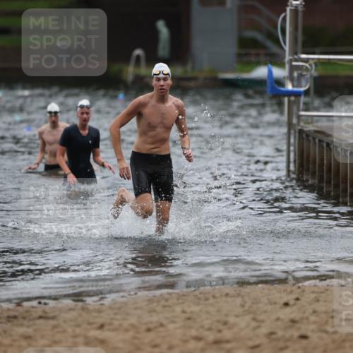 13.09.2026 - Stadtparktriathlon Mo-Foto http://msf.ph/oto/10248206 13.09.2026 13:12:25 Schwimmen 1456, 1468 meine-sportfotos.de