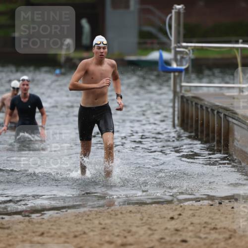 13.09.2026 - Stadtparktriathlon Mo-Foto http://msf.ph/oto/10248209 13.09.2026 13:12:26 Schwimmen 1456, 1468 meine-sportfotos.de