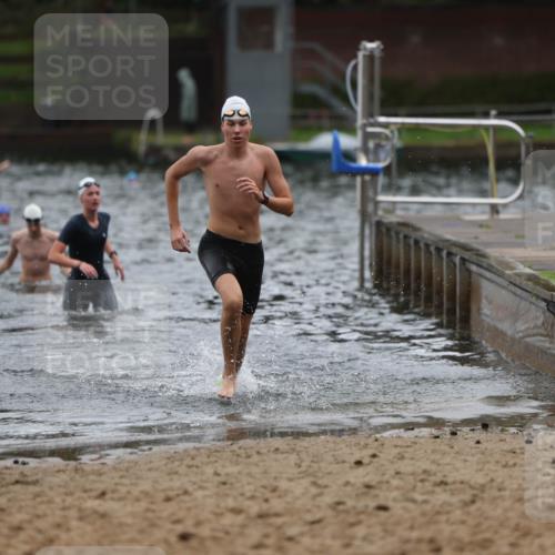 13.09.2026 - Stadtparktriathlon Mo-Foto http://msf.ph/oto/10248212 13.09.2026 13:12:26 Schwimmen 1456, 1468 meine-sportfotos.de