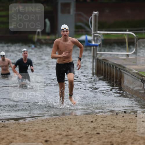 13.09.2026 - Stadtparktriathlon Mo-Foto http://msf.ph/oto/10248213 13.09.2026 13:12:27 Schwimmen 1456, 1468, 1471 meine-sportfotos.de