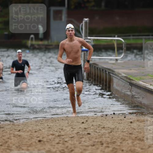 13.09.2026 - Stadtparktriathlon Mo-Foto http://msf.ph/oto/10248217 13.09.2026 13:12:27 Schwimmen 1456, 1468, 1471 meine-sportfotos.de