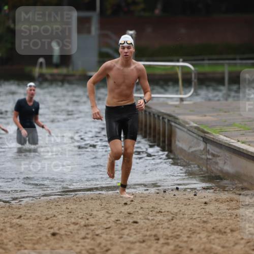 13.09.2026 - Stadtparktriathlon Mo-Foto http://msf.ph/oto/10248218 13.09.2026 13:12:28 Schwimmen 1456, 1468, 1471 meine-sportfotos.de