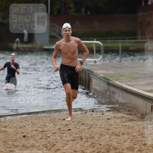 13.09.2026 - Stadtparktriathlon Mo-Foto http://msf.ph/oto/10248220 13.09.2026 13:12:28 Schwimmen 1456, 1468, 1471 meine-sportfotos.de