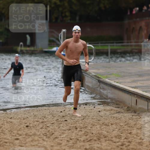 13.09.2026 - Stadtparktriathlon Mo-Foto http://msf.ph/oto/10248221 13.09.2026 13:12:28 Schwimmen 1456, 1468, 1471 meine-sportfotos.de