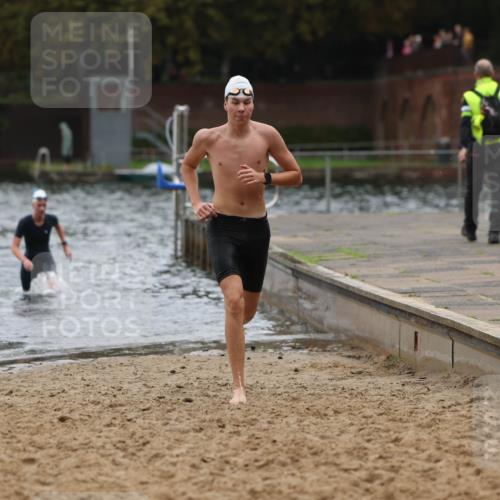 13.09.2026 - Stadtparktriathlon Mo-Foto http://msf.ph/oto/10248223 13.09.2026 13:12:29 Schwimmen 1456, 1468, 1471 meine-sportfotos.de
