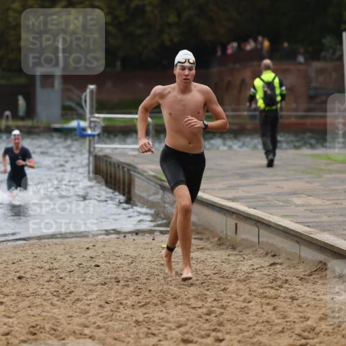 13.09.2026 - Stadtparktriathlon Mo-Foto http://msf.ph/oto/10248226 13.09.2026 13:12:29 Schwimmen 1456, 1468, 1471 meine-sportfotos.de